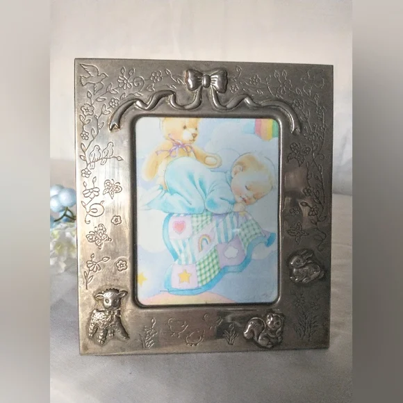 Vintage Silver Baby Theme Frame - Made in Hong Kong - Picture 5 of 9